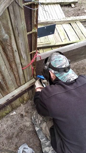 сварщик от бога стройка забора. смотреть онлайн