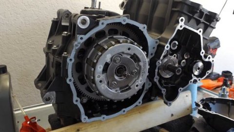 03.Speed Triple Engine Rebuild | 2020 Triumph Speed Triple RS 1050 Rebuild Ser