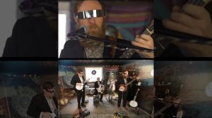 Классная версия песни Riders On The Storm группы The Doors.