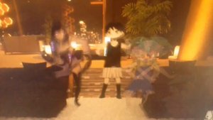 пов: те самые три подруги на тусовке 😏