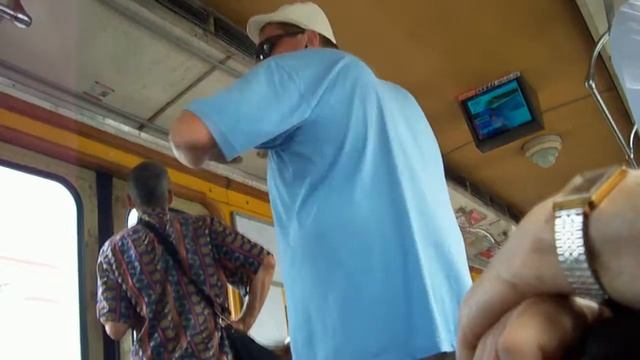 Прикол Танець у Вагоні Метро ! смотреть онлайн