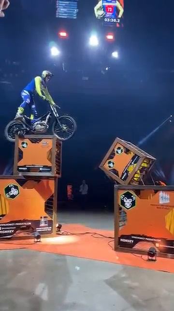 Benoit Bincaz Metal Box #moto #motorcycle #motorsport #trialindoor #xtrial #bike #motorbike #trial