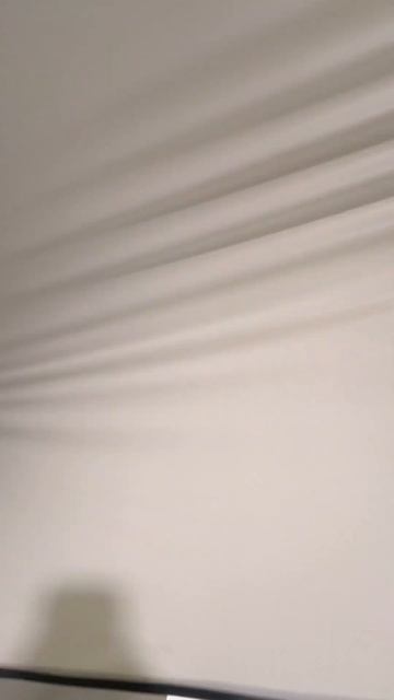 Добавили карниз в натяжной потолок от застройщика visp