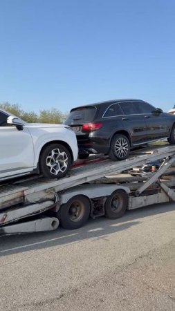 Автомобили уже погружены и направлены в порт.