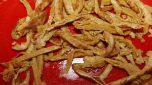 Салат с омлетом, курицей и печеным перцем