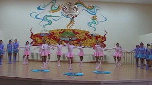 На свет - Танцевальный коллектив Әдемі (Красивый, Изящный)