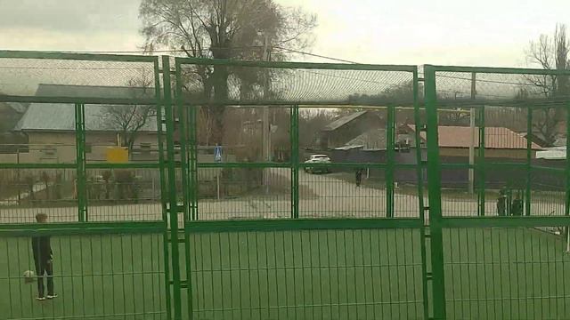 Улица Уссурийская в Алматы из окна поезда 29-ого Марта 2