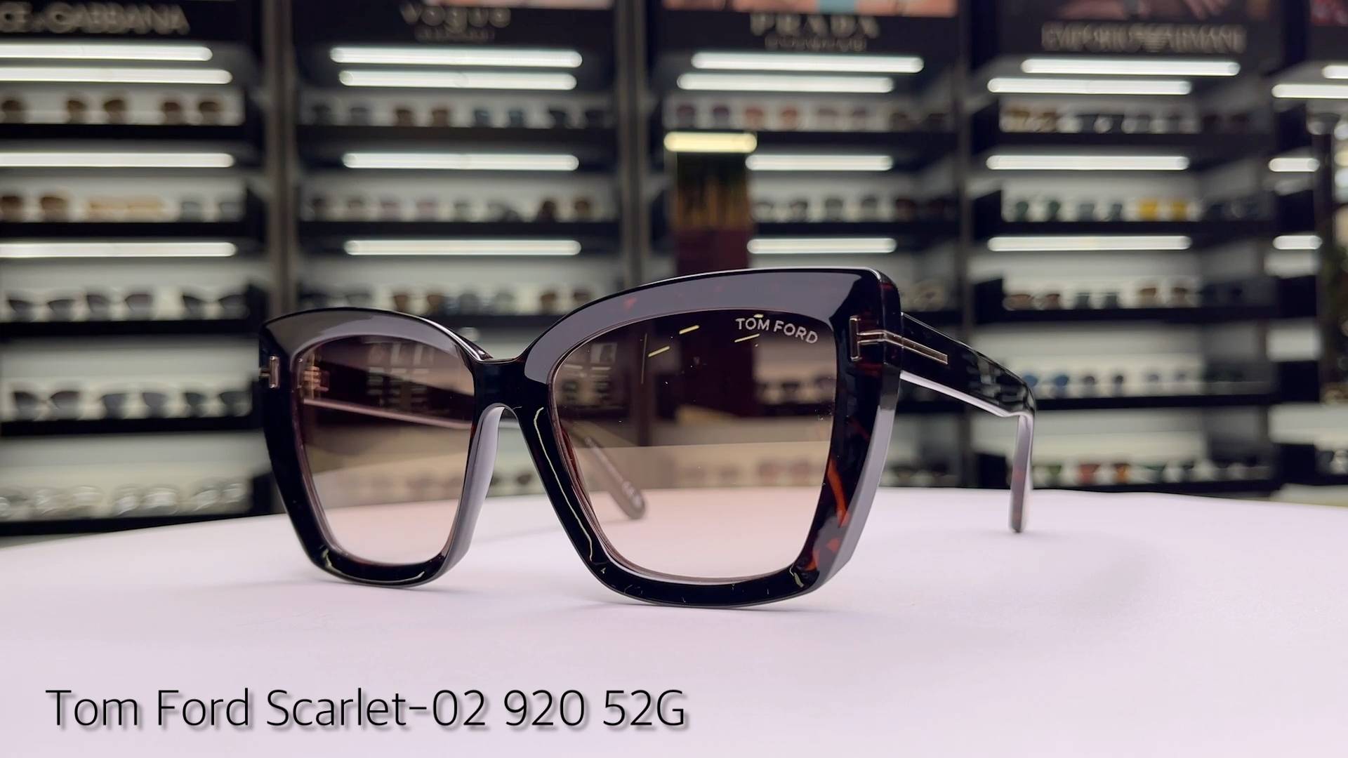 Обзор женских солнцезащитных очков-бабочек Tom Ford Scarlet-02 920 52G