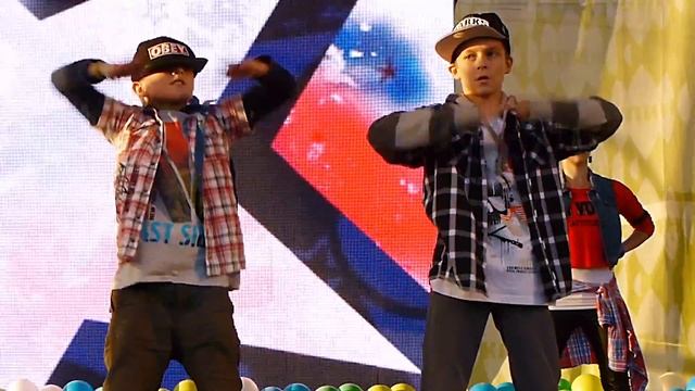 Dance craft  studio. Танцы. Живое выступление.