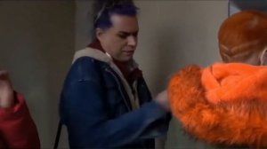 Гоген Солнцев требует пенсии у жены и любовницы.