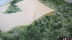 Цукини с томатами под шпинатово-сырным соусом
