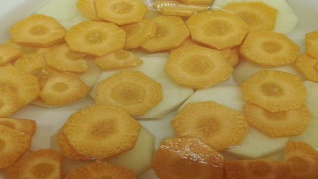 Морковный крем-суп с сухариками