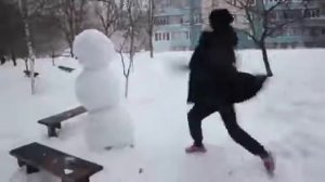 Как побить снеговика