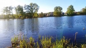 С дочкой на рыбалке, быстро учиться😊