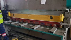 СТД-9 гильотинные ножницы 4х2500 мм. 89212354534