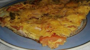 Пирог с копченостями и овощами