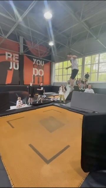 3 найка #shorts #flip #sports #мем #спорт #паркур #freefire #parkour #сальт