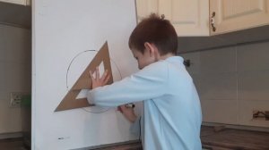 Как найти центр любой окружности с помощью угольника?