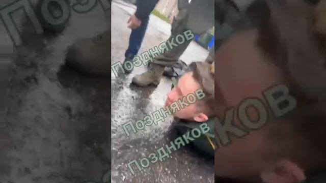 Военная академия имени Можайского г.Санкт-Петербург. Прямо в форме приняли совсем юного курсанта ...