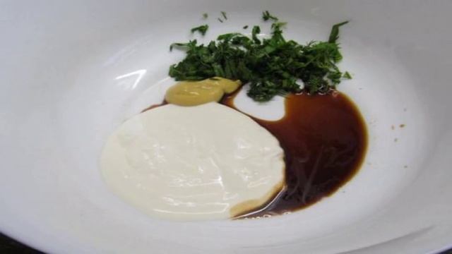 Салат из краснокочанной капусты с редькой