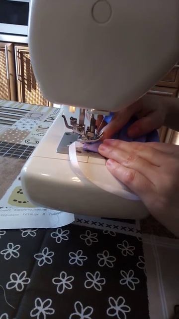 Мама шьёт мне маску!!! 😷 смотреть онлайн