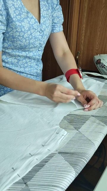 Шью макет халата#шитье# #music#одежда#youtubeshorts #обзор#sewing#т? смотреть онлайн