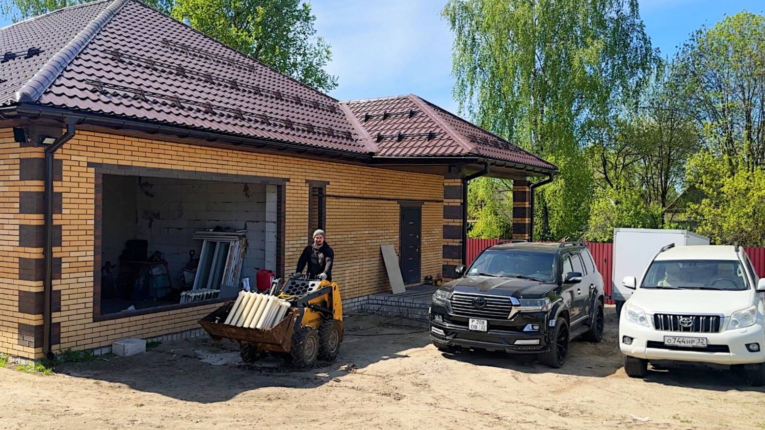 Проводим отопление в доме. Вывозим все лишнее. Ремонт продолжается. Перестройка старого дома.
