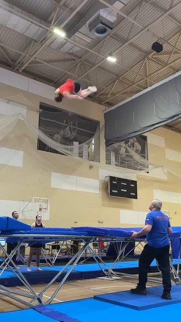 Утренняя тренировка сборной команды России по прыжка? смотреть онлайн