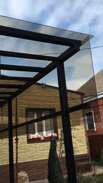 Навес из монолитного поликарбоната. смотреть онлайн