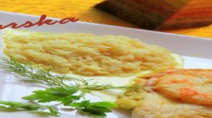 Шницель из филе индейки с ананасами