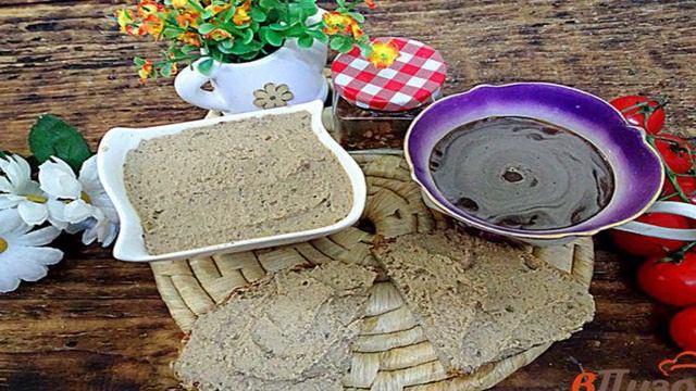 Паштет из куриной печени с варёными яйцами