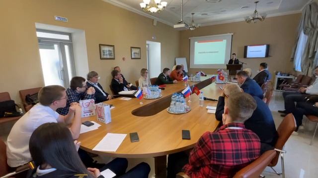 Дискуссия на первой Всероссийской научно-практической конференции  "Броня 2025" за круглым столом.