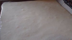 Яичный рулет с сыром и зеленью