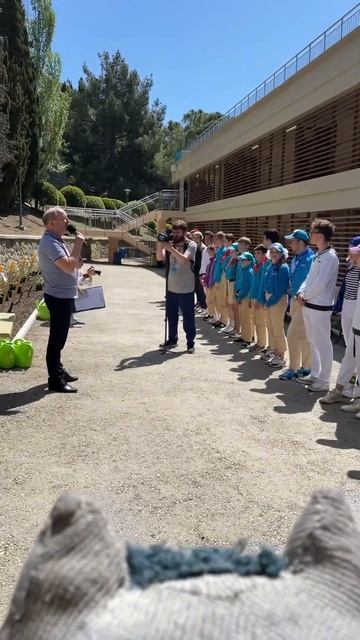 Кот чревовещателя пришёл высаживать цветы героям ВОВ? смотреть онлайн