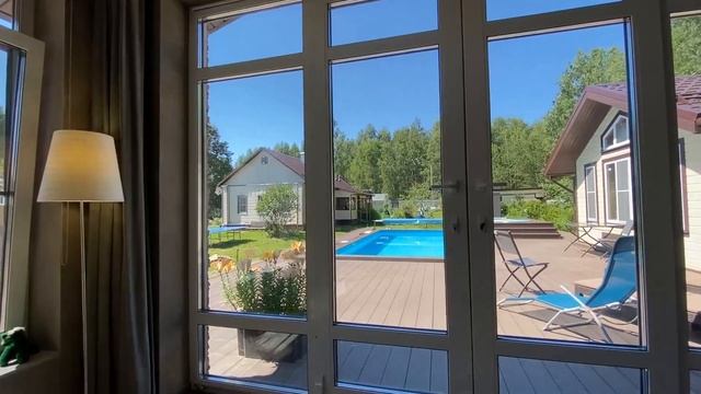 Обзор дома с панорамным остеклением