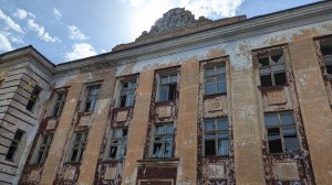 Заброшенная советская школа в селе Иевлево