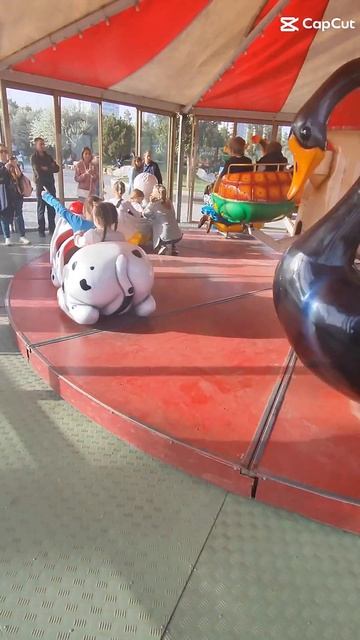 Погуляли в парке #парк #прогулка #выходной #семья смотреть онлайн