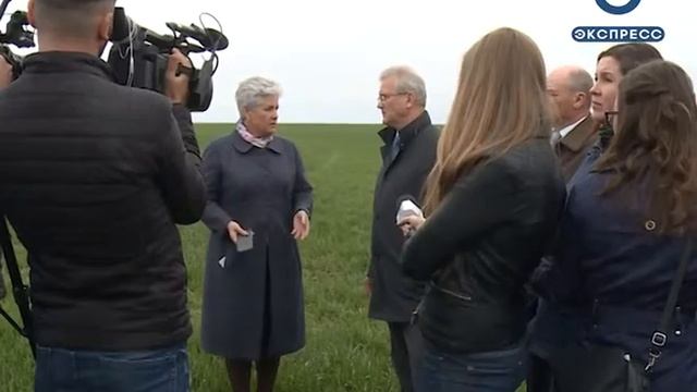 Белозерцев проверил ход посевной кампании в Каменско? смотреть онлайн