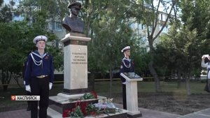 Памятники Героям России открыли в Каспийске