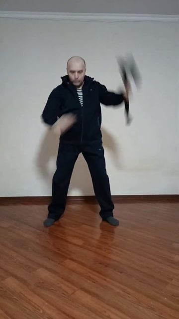 Топор 1,5 кг в работе. Самооборона!