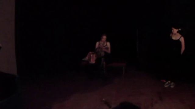 На детской площадке этюд на органическое молчание, Т? смотреть онлайн