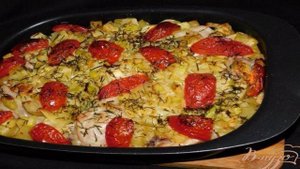 Курица с овощами в духовке