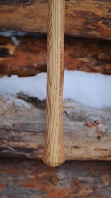 Лагерный финн в работе. Ну... топор так называется 👌 #п? смотреть онлайн