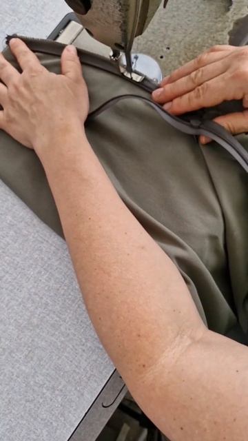 Шить легко и просто. Втачиваю молнию. смотреть онлайн