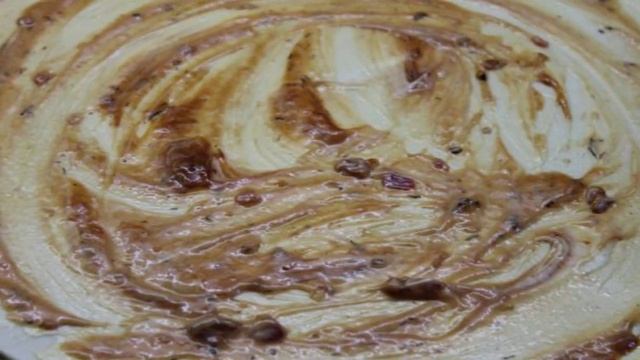 Пицца с копченой колбасой и плавленным сыром
