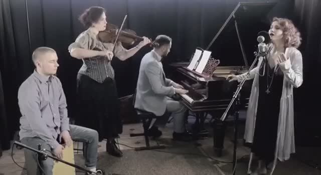 TOMBE LE NAIGE — ДАРЬЯ ЛОВАТЬ ("Белая нежность")