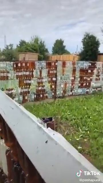 Забор из бутылок смотреть онлайн