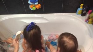 Купаемся в одежде BAD BABY Вредные детки Веселье в ванной ПОТОП