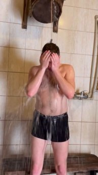 ВЕДРО С ЛЕДЯНОЙ ВОДОЙ!🥶 #жизнь #баня #мойпуть #рекомен?