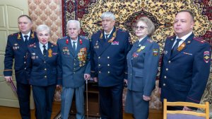 В Московской области генерал-лейтенант полиции Виктор Пауков поздравил ветерана с Днём Победы